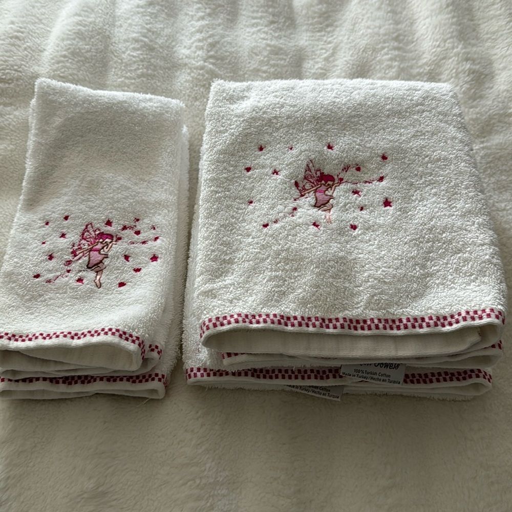 BUNDLE OF 4  CLASSIC TURKISH TOWELS.